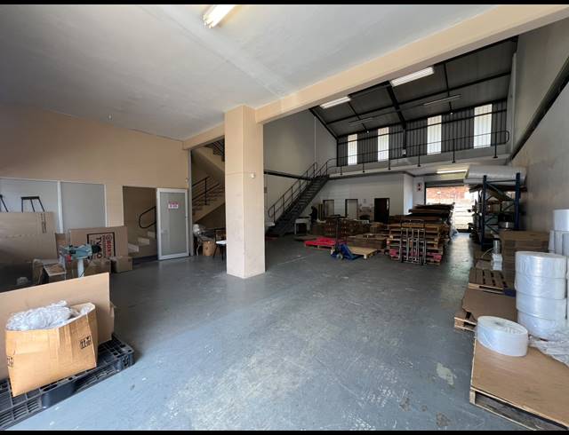 252M² WAREHOUSE TO LET IN HENNOPSPARK